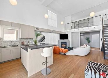 MLS# 25537403